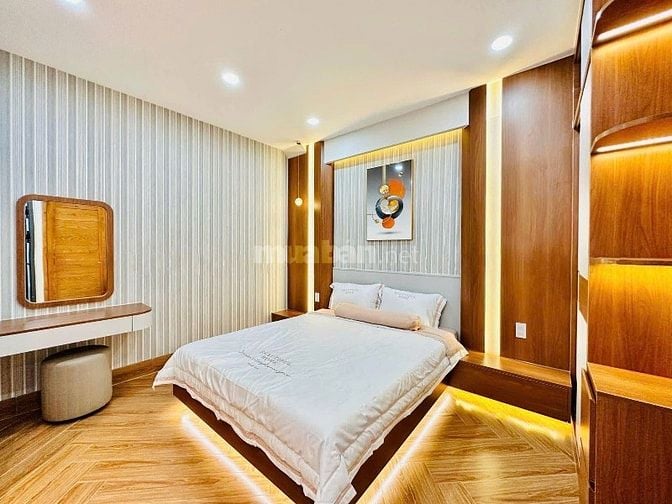 Giảm mạnh 300tr chỉ còn 2tỷ250tr nhà Lê Văn Việt Thủ Đức 66,6m2