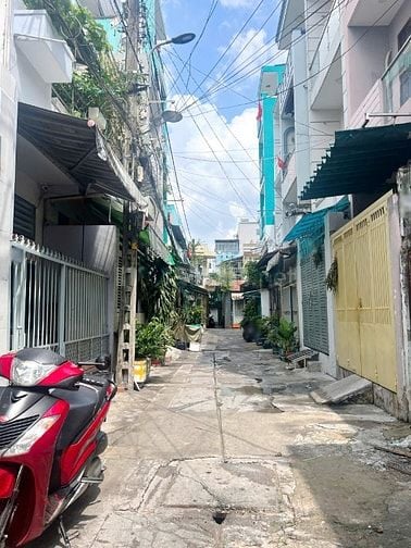 Nhà mới 4 tầng hẻm xe hơi đường Bình Tiên P7Q6 .Giá: 4.5 tỷ