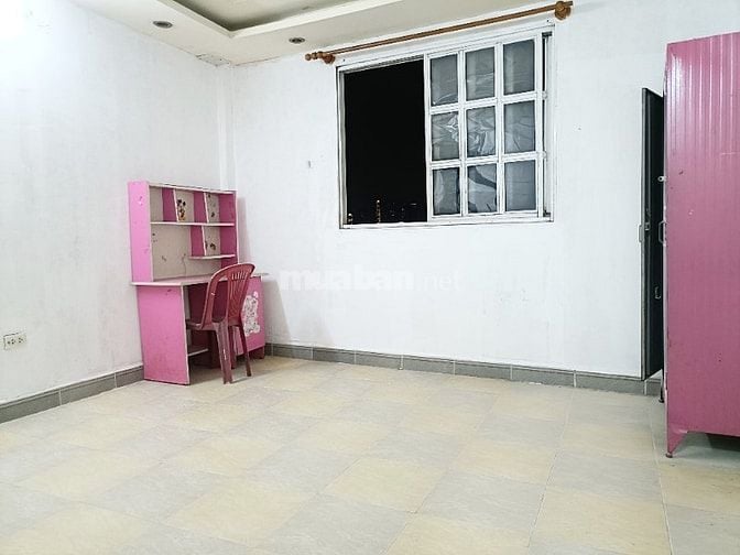 Phòng thoáng mát, wc riêng, tự do, máy giặt, thangmáy, gần chợ bàChieu