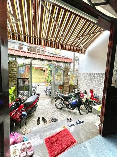 Bán nhà 5 tầng HXH khu ẩm thực Phan Xích Long, DT 101m2 chỉ 15.5 tỷ 
