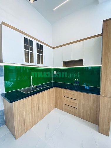 Cần tiền bán nhanh căn nhà cách ngã 3 Giồng 20p đi xe