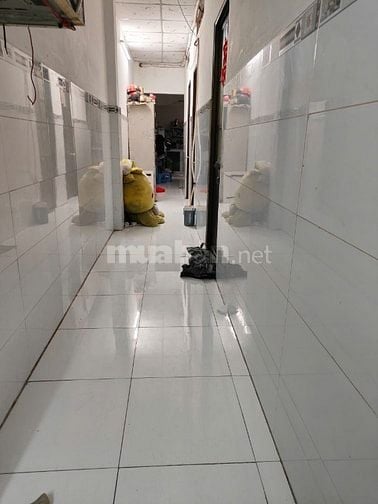 Bán nhà mặt tiền gần chợ Lê Văn Quới