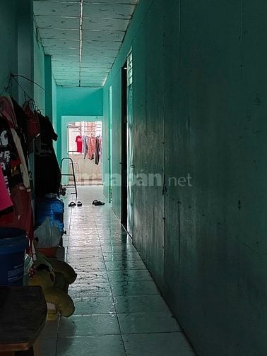 Bán nhà mặt tiền gần chợ Lê Văn Quới