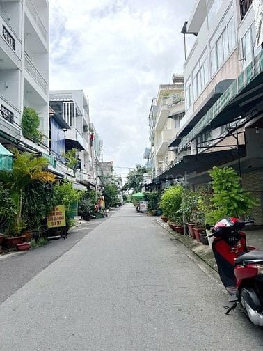 Bán nhà góc 4 tầng 2 mặt tiền đường số KDC Bình Phú P10Q6. Giá: 8.2 tỷ