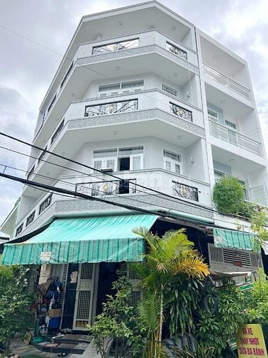 Bán nhà góc 4 tầng 2 mặt tiền đường số KDC Bình Phú P10Q6. Giá: 8.2 tỷ