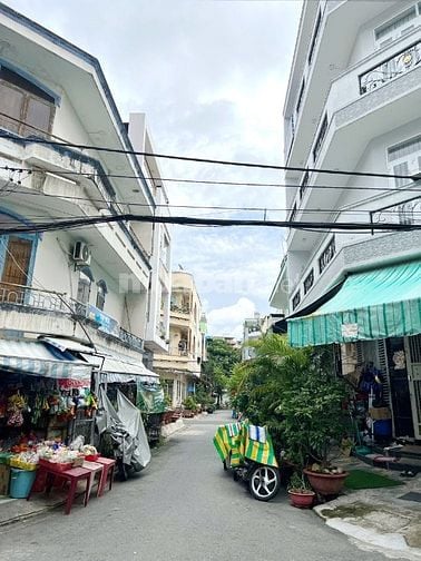 Bán nhà góc 4 tầng 2 mặt tiền đường số KDC Bình Phú P10Q6. Giá: 8.2 tỷ