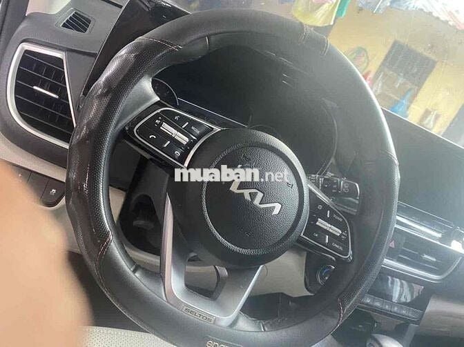 Kia Seltos 2022 Premium 1.4 AT - 7000 km