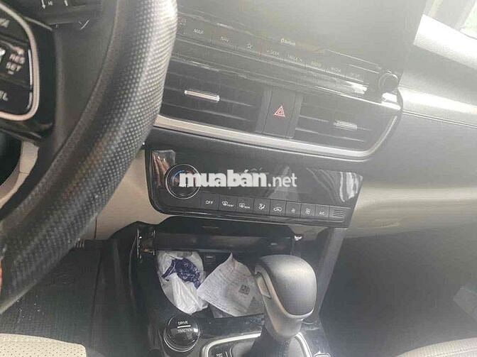 Kia Seltos 2022 Premium 1.4 AT - 7000 km