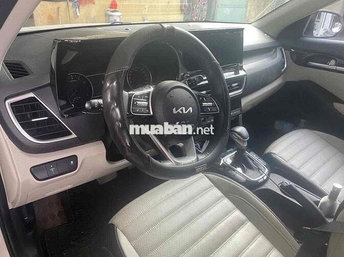 Kia Seltos 2022 Premium 1.4 AT - 7000 km