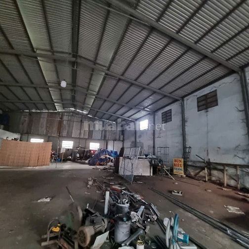 Cho thuê kho xưởng 1000m2,Quốc Lộ 1A,xe tải lớn ra vào, giá: 65.5tr/TH