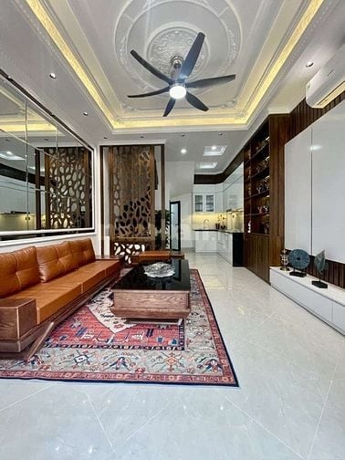 Bán nhà đẹp phố Nguyễn Lương Bằng, Dt 36m2, 4t, về ở luôn.