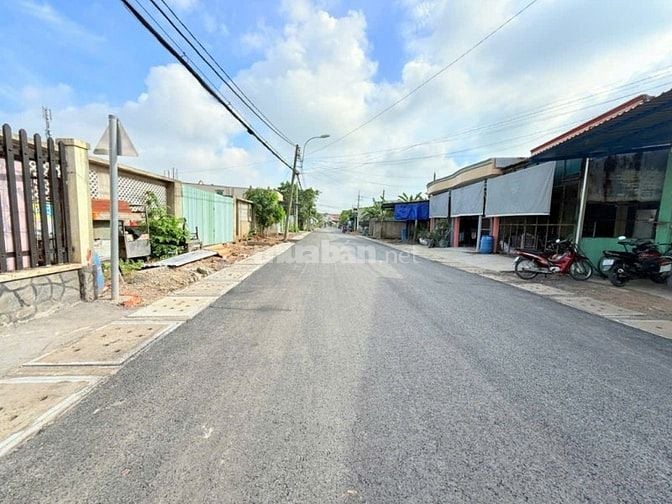 Chủ gửi bán 900tr cho lô đất 200m2 có 180m2 thổ cư, Tân Thông Hội