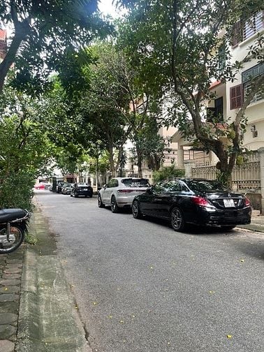 Phân Lô Mặt Ngõ rộng thông Võ Chí Công sang Lạc Long Quân- 85m-29 tỷ