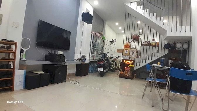 Nhà hẻm 6m đường Lê Văn Quới: 4.5mx12m đúc 1 trệt 2 lầu