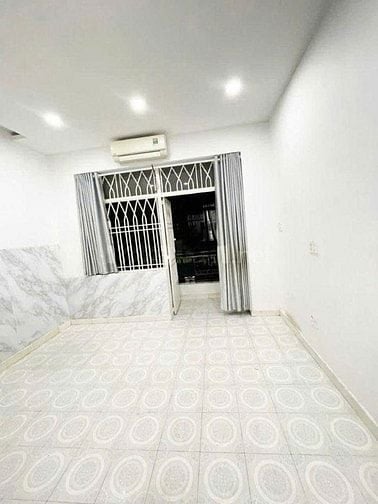 Nhà 4 tầng Khu VIP Dương Bá Trạc P1 Q8 