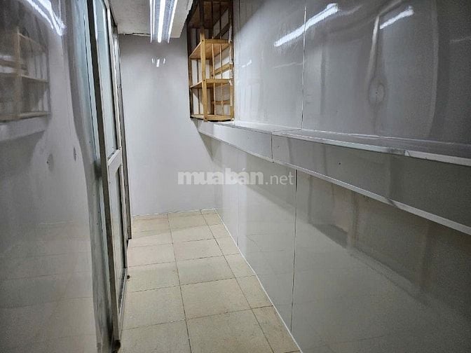 Cho thuê nhà tập thể phố Vũ Thạnh quận Đống Đa Hà Nội 