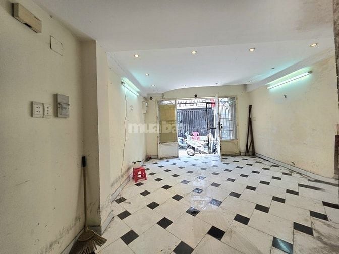 PHÚ NHUẬN NGAY CẦU CÔNG LÝ- HXH - 42m2- 5 TẦNG- 8,xx TỶ TL
