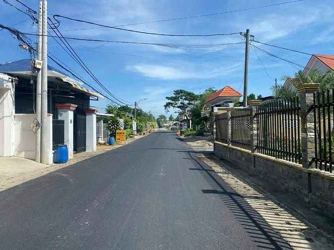Mặt tiền đường Trần Tử Bình 136m2 xe hơi tới đất xe tải quay đầu