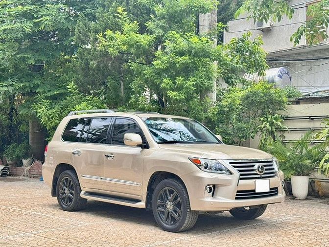 Lexus LX570 nhập Mỹ, sản xuất 2015, lăn bánh 7 vạn qúa mới