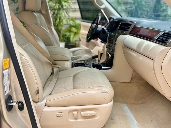 Lexus LX570 nhập Mỹ, sản xuất 2015, lăn bánh 7 vạn qúa mới