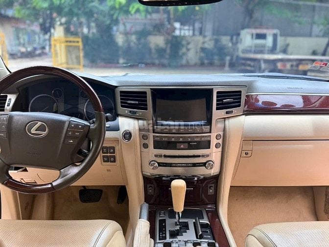 Lexus LX570 nhập Mỹ, sản xuất 2015, lăn bánh 7 vạn qúa mới