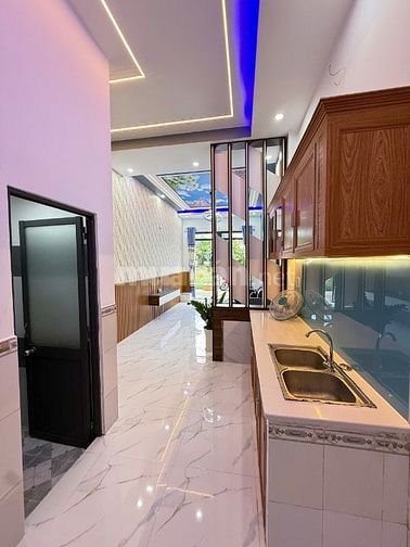 Chính chủ bán Nhà Mới Xây tại Xuân Thới Thượng, hẻm Ô Tô,Tặng nội thất