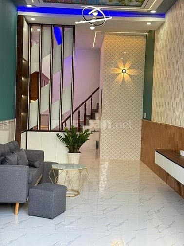 Chính chủ bán Nhà Mới Xây tại Xuân Thới Thượng, hẻm Ô Tô,Tặng nội thất