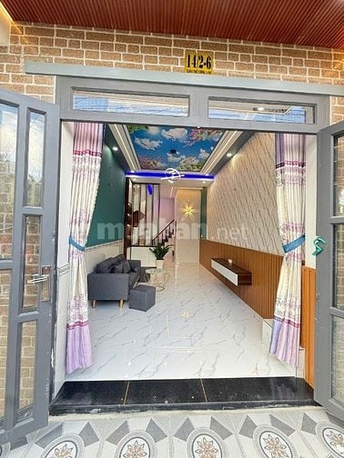 Chính chủ bán Nhà Mới Xây tại Xuân Thới Thượng, hẻm Ô Tô,Tặng nội thất