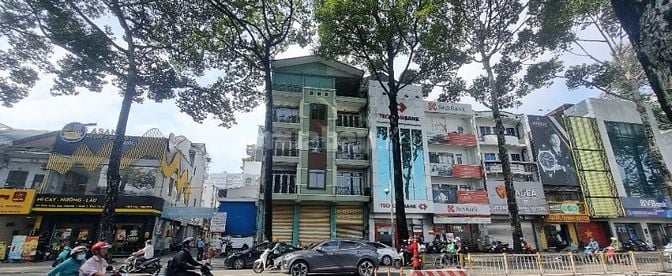 Cho thuê nhà mặt tiền 837-839-841 Trần Hưng Đạo Quận 5