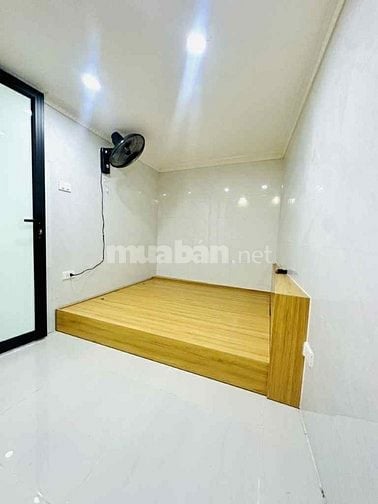 Nhà TT Hai Bà Trưng, 3 bước ra mặt phố Trần Xuân Soạn, ô tô đỗ cổng