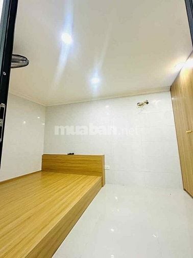 Nhà TT Hai Bà Trưng, 3 bước ra mặt phố Trần Xuân Soạn, ô tô đỗ cổng