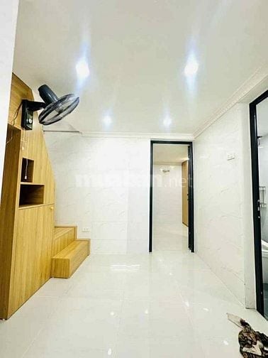 Nhà TT Hai Bà Trưng, 3 bước ra mặt phố Trần Xuân Soạn, ô tô đỗ cổng