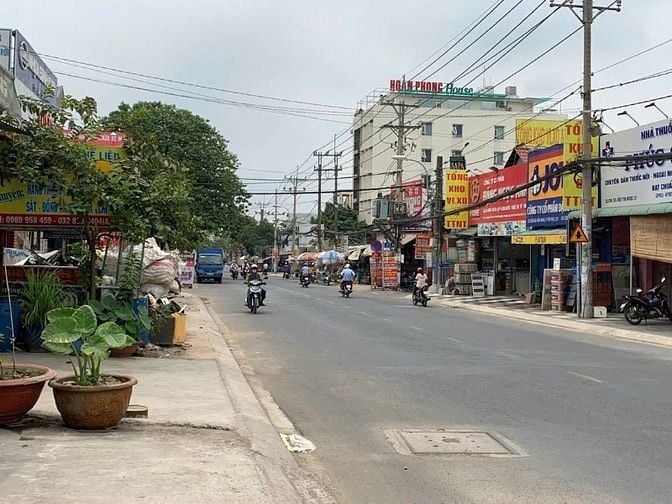 Bán đất mặt tiền Hoàng Hữu Nam Tân Phú Quận 9 giá 36 tỷ