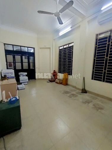 Cho thuê nhà làm văn phòng hoặc kho