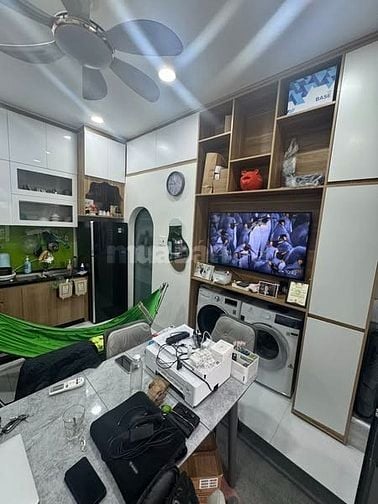 3ty2 Hẻm xe hơi đậu cửa 1 trệt 1 lầu nhà đẹp SHR 
