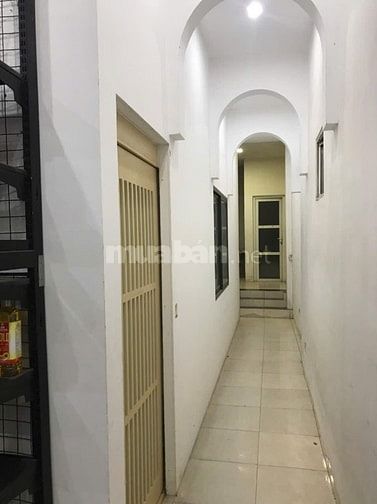 Cho thuê nhà số 12 Hồ Ba Mẫu, Đống Đa, tiện kinh doanh online, studio