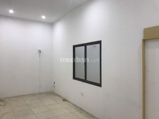 Cho thuê nhà số 12 Hồ Ba Mẫu, Đống Đa, tiện kinh doanh online, studio