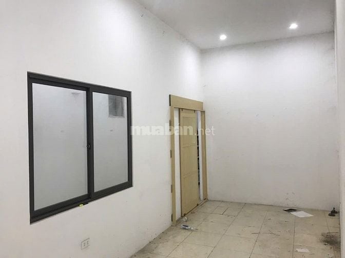 Cho thuê nhà số 12 Hồ Ba Mẫu, Đống Đa, tiện kinh doanh online, studio