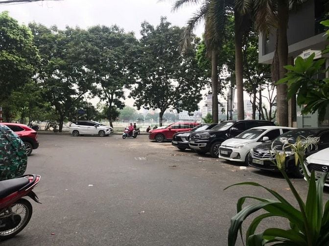 Cho thuê nhà số 12 Hồ Ba Mẫu, Đống Đa, tiện kinh doanh online, studio