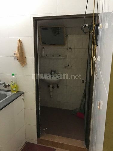 Bán nhà sát mặt phố, ngõ to thoáng