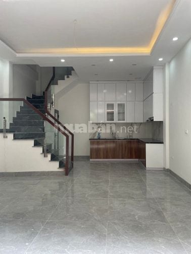 CC cho thuê nhà 5T 35m2 mới 3pn , nhà mới đủ đồ cơ bản 