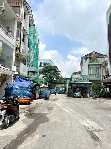Nhà 5 tầng MT Phan Văn Trị P2Q5. Giá: 9.3 tỷ