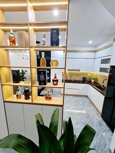 Lô góc Ngụy như Kom Tum, kinh doanh đỉnh, ngõ thông 60m2, 6 tầng, mt 5