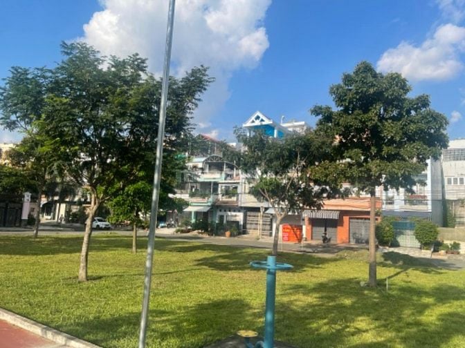 Lô Biệt Thự sát công viên, trường học dt 220m2 giá 24.9 tỷ