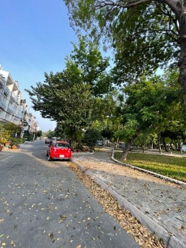 Lô Biệt Thự sát công viên, trường học dt 220m2 giá 24.9 tỷ