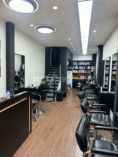 Mặt tiền 4 tầng Nguyễn Thiện thuật P1 Q3 chỉ 40 triệu giao nhà ngay