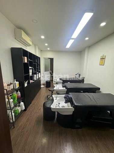 Mặt tiền 4 tầng Nguyễn Thiện thuật P1 Q3 chỉ 40 triệu giao nhà ngay