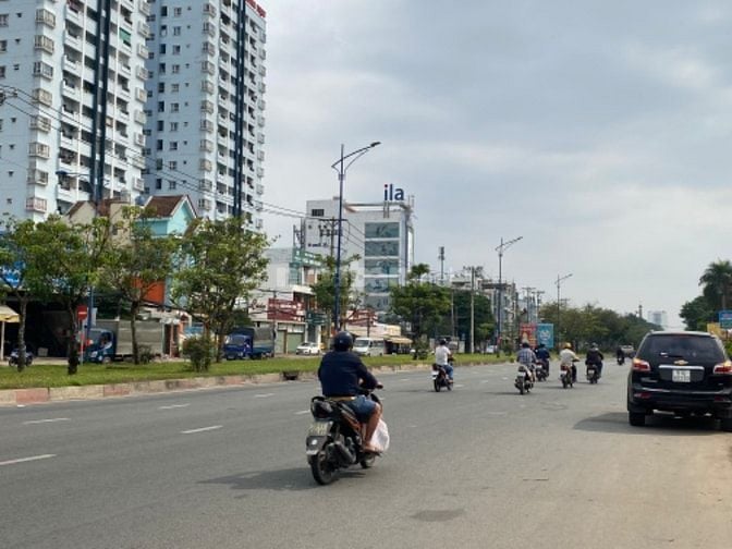 Căn góc 2MTKD đường số 7 khu Tên Lữa dt 447m2 nhà 2 tấm giá 77 tỷ TL