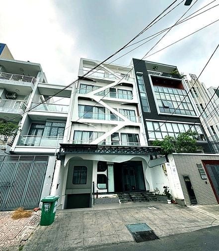Bán tòa căn hộ dịch vụ Nguyễn Gia Trí, Bình Thạnh, 23 phòng full nt