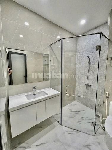 CHO THUÊ NHÀ MẶT TIỀN VÕ VĂN TẦN, PHƯỜNG 5, QUẬN 3